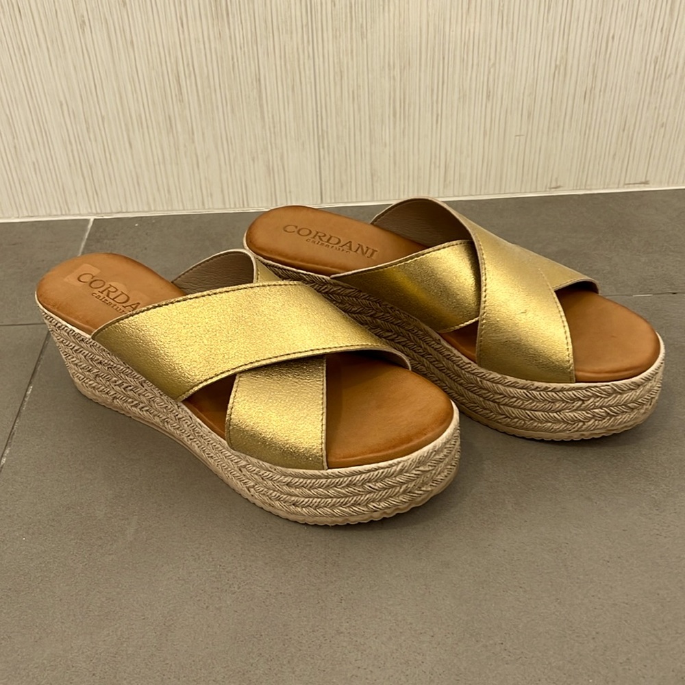 Cordani Bella Gold leather platform sandal (worn once)